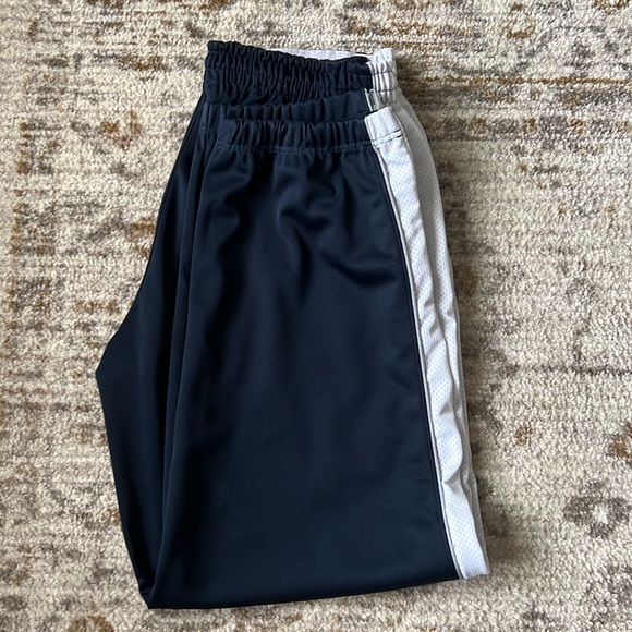 Air Jordan Men Sweatpants (XL) - Picture 8 of 10